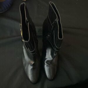 Pre-owned, boots